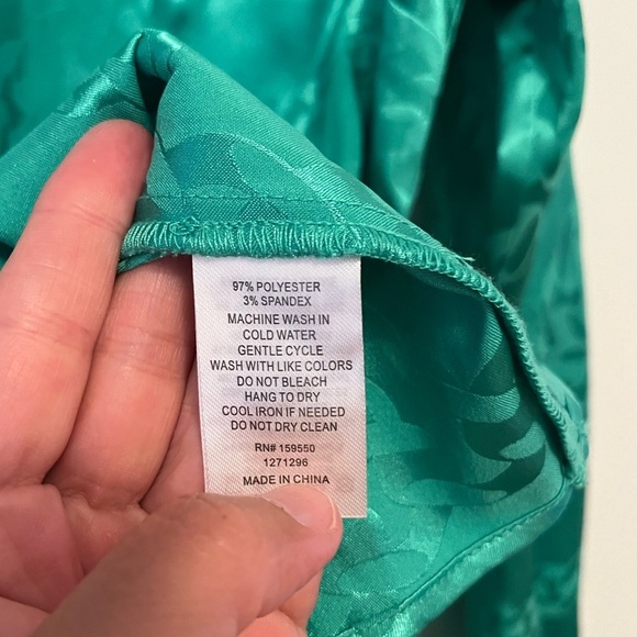 Maison D’Amelie green front knot top- Small PTP 19inch - Picture 6 of 11